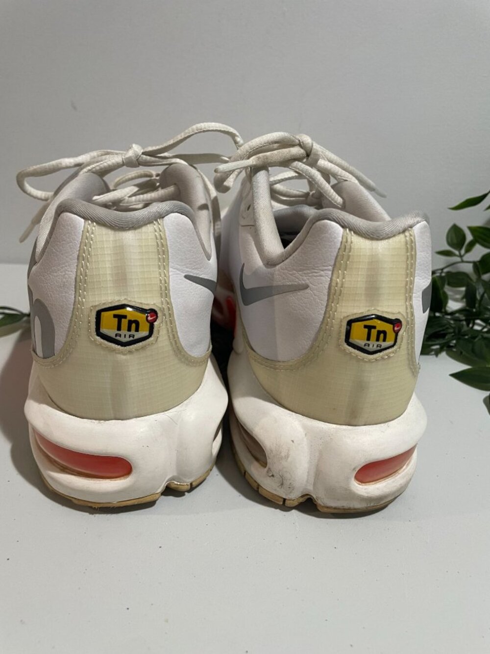 Nike Air Max Plus Tn Running Shoes White/Orange US 10 Mens Sneakers AQ1088-100 - Picture 12 of 14
